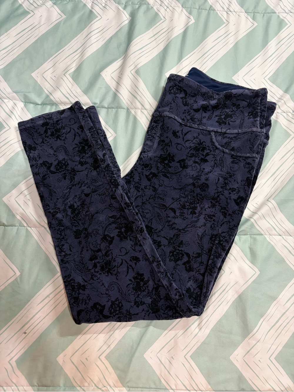 Suavé Knit Corduroy Tummy Control Floral Print Leggings